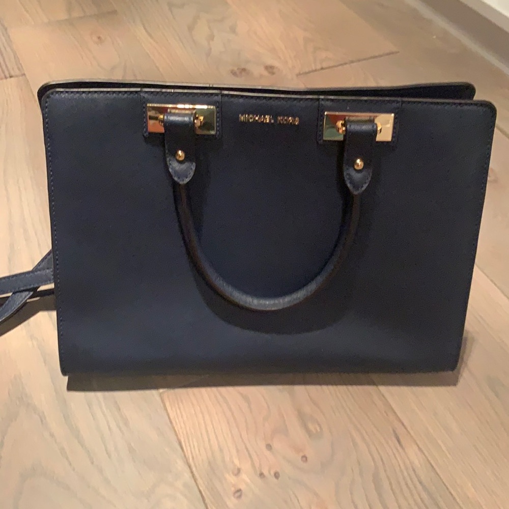 EUC large Michael Kors purse